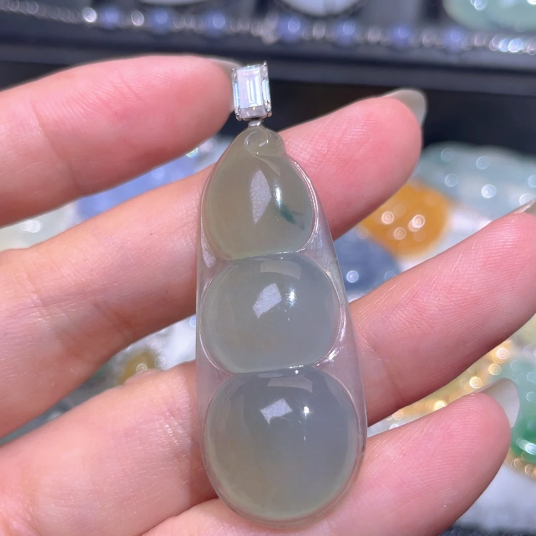 颈饰18K金镶嵌翡翠翡翠