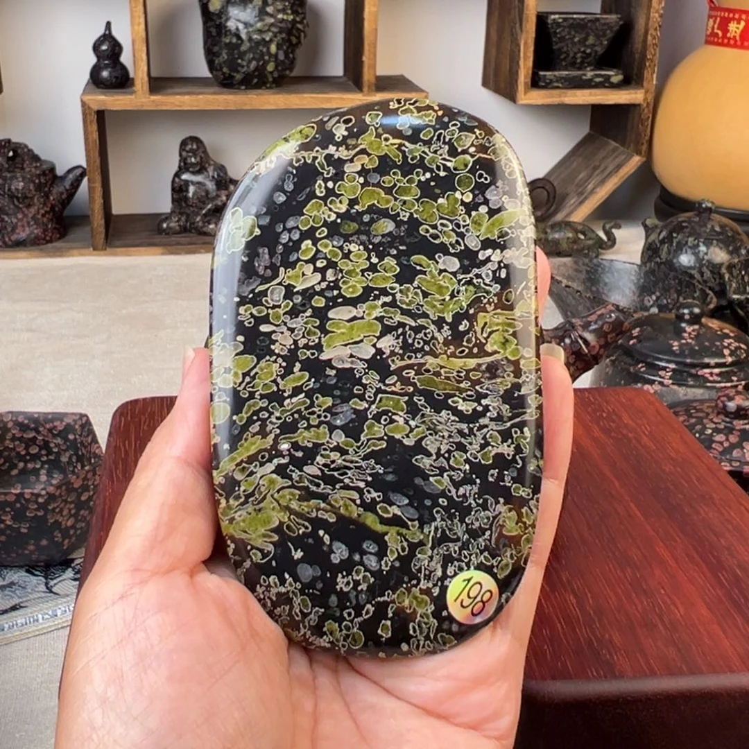 梅花玉老坑料绿梅手把件11公分