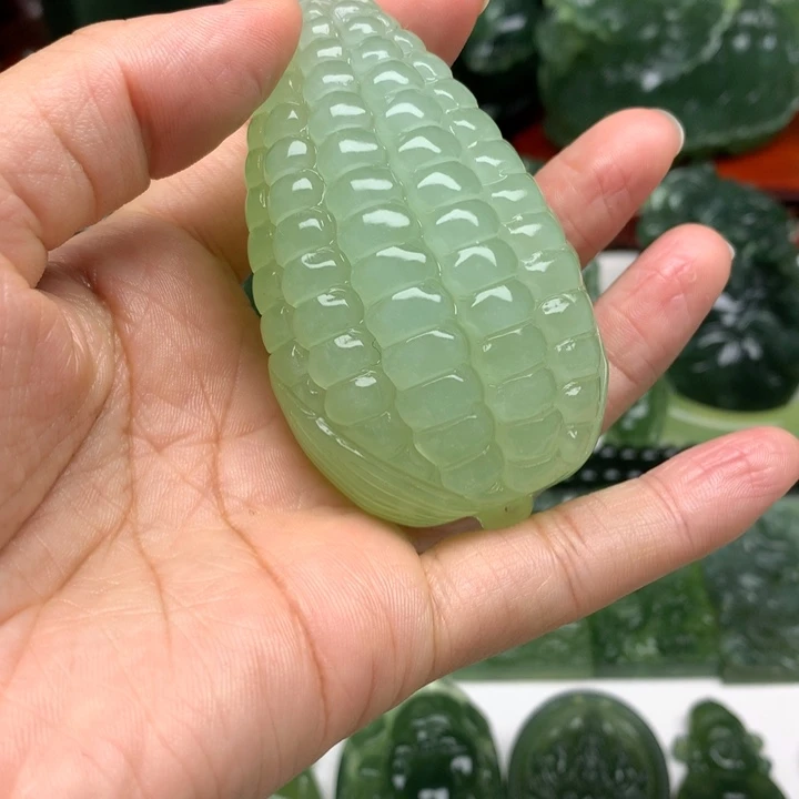 密***宙蛇纹石玉未镶嵌颈饰