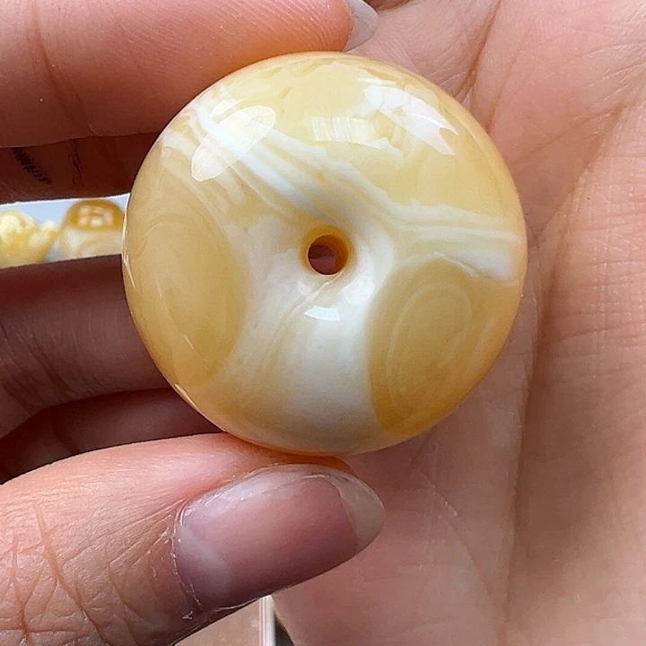 蜜蜡未镶嵌珠宝奇石