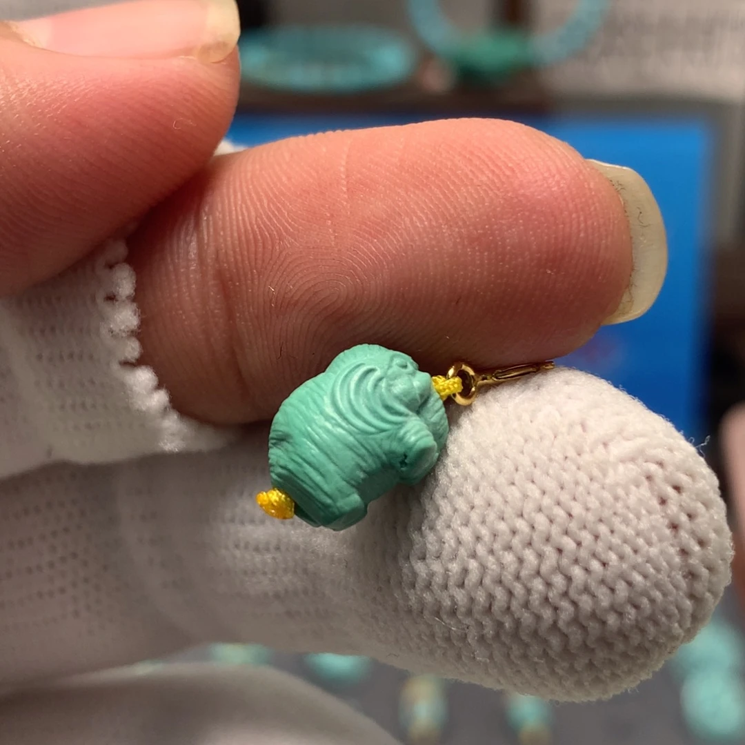 绿松石未镶嵌挂件