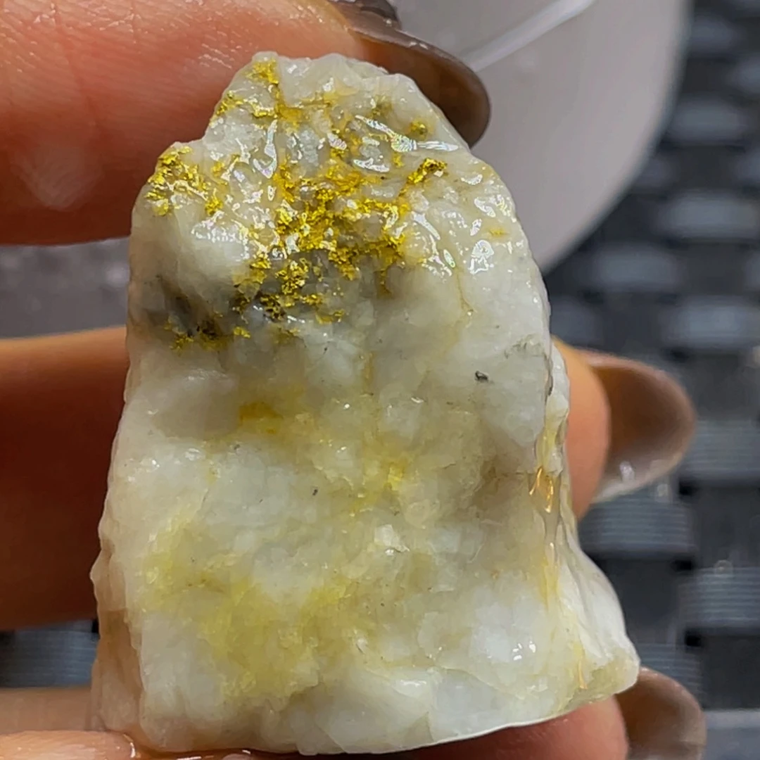 金属凯****场凯26.2g金达莱天然矿标