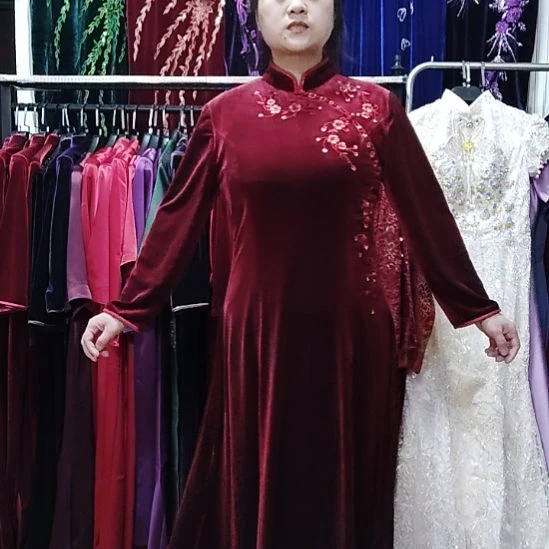 酒红色金丝绒不加绒加厚款大长款刺绣改良旗袍裙2xl胸104腰92