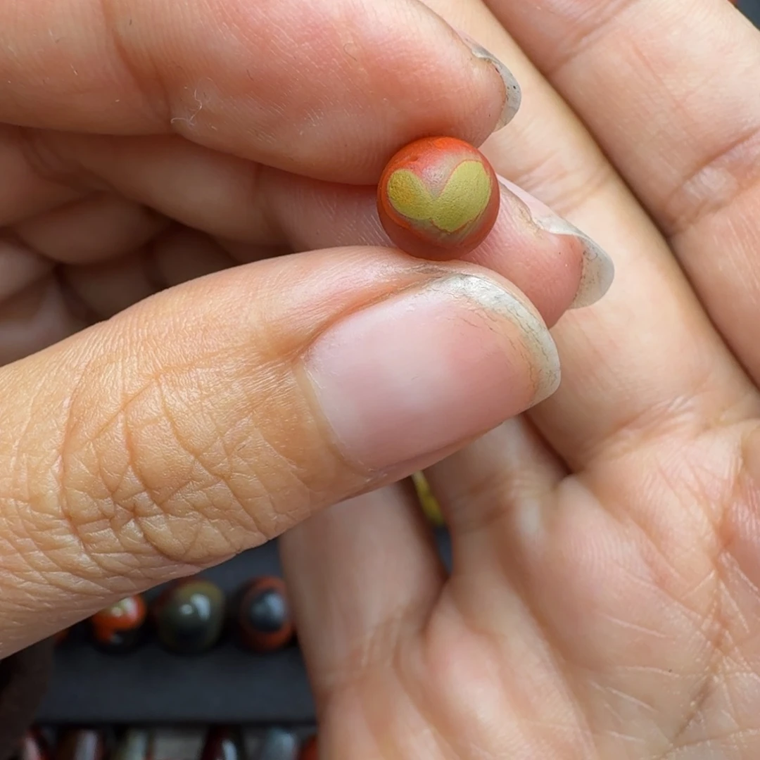 源***點定制南红玛瑙微瑕