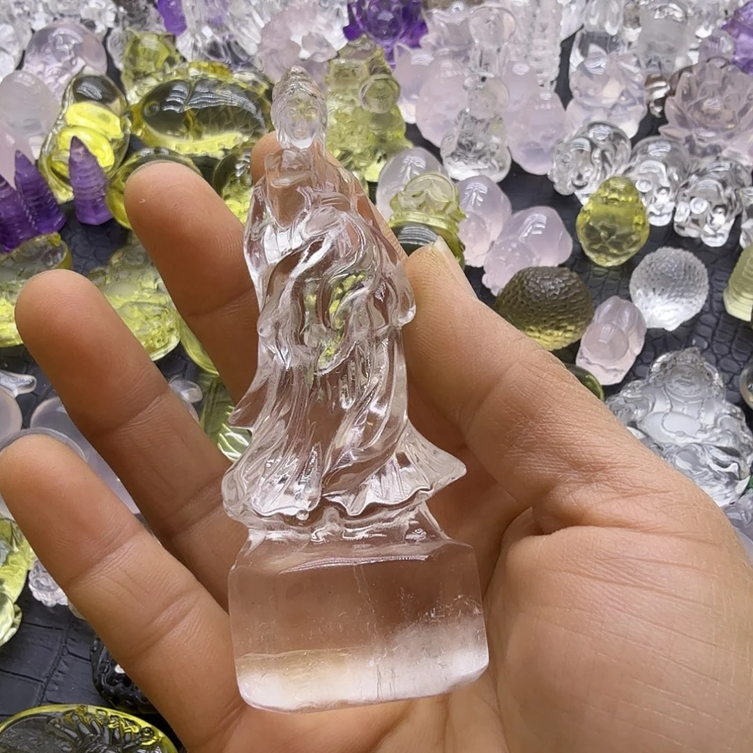 善***头颈饰水晶未镶嵌摆件