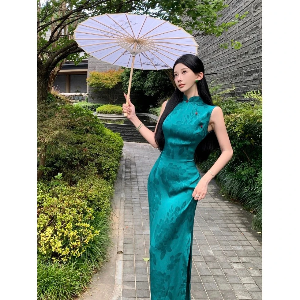 孔雀蓝绿显白新中式港工提花缎面旗袍国风立领盘扣修身显瘦连衣裙