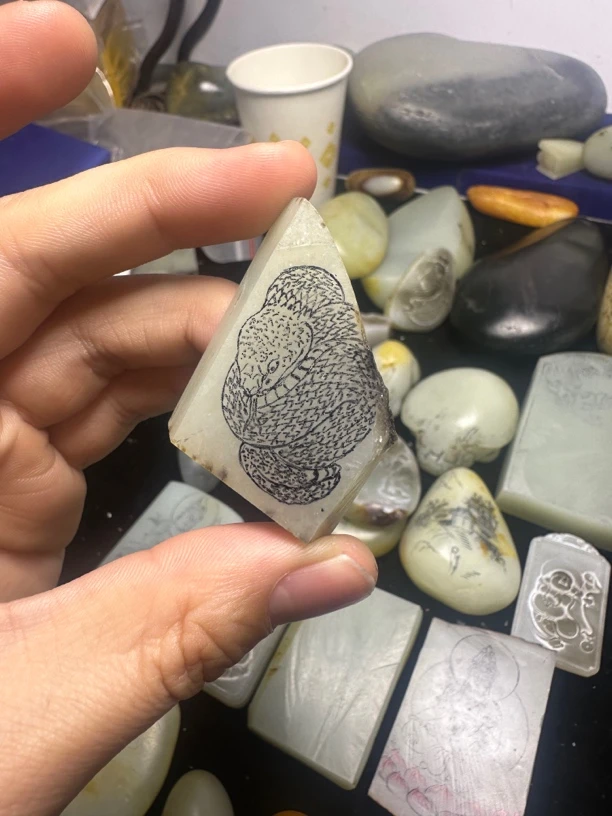 和田玉定制雕刻。