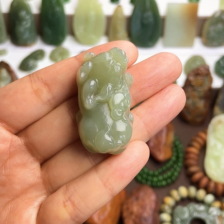 岫岩河磨玉（透闪石质玉）未镶嵌颈饰