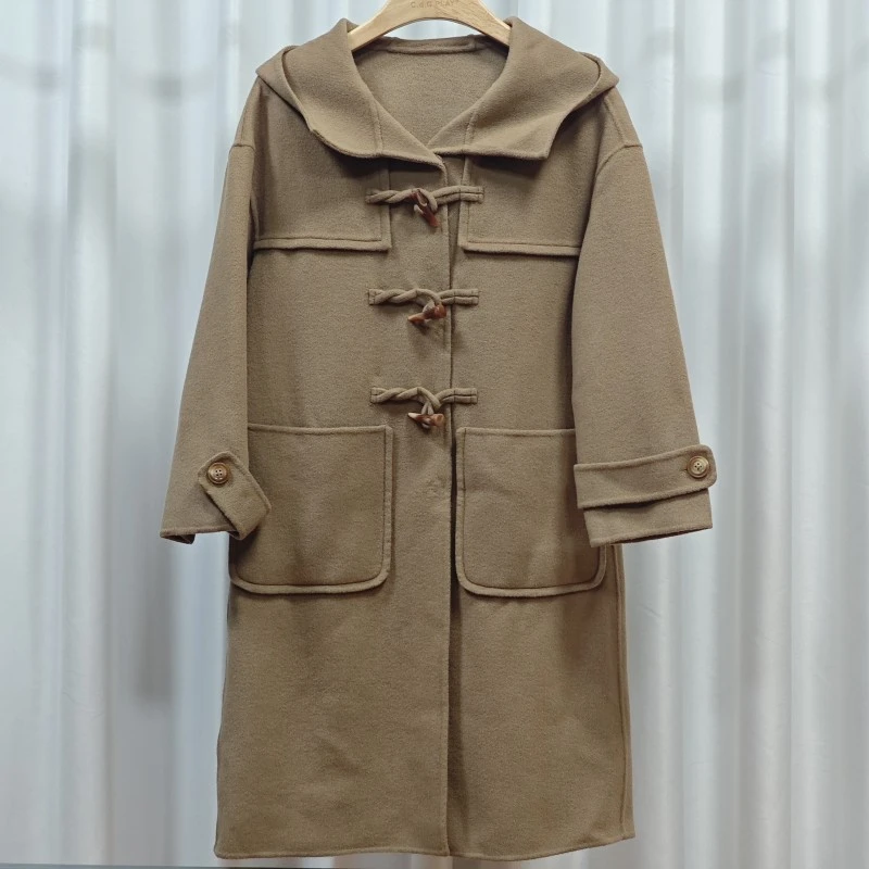 莉推荐【三C・伊】HD034-1  连帽牛角扣长款呢外套咖色Y22410427D00