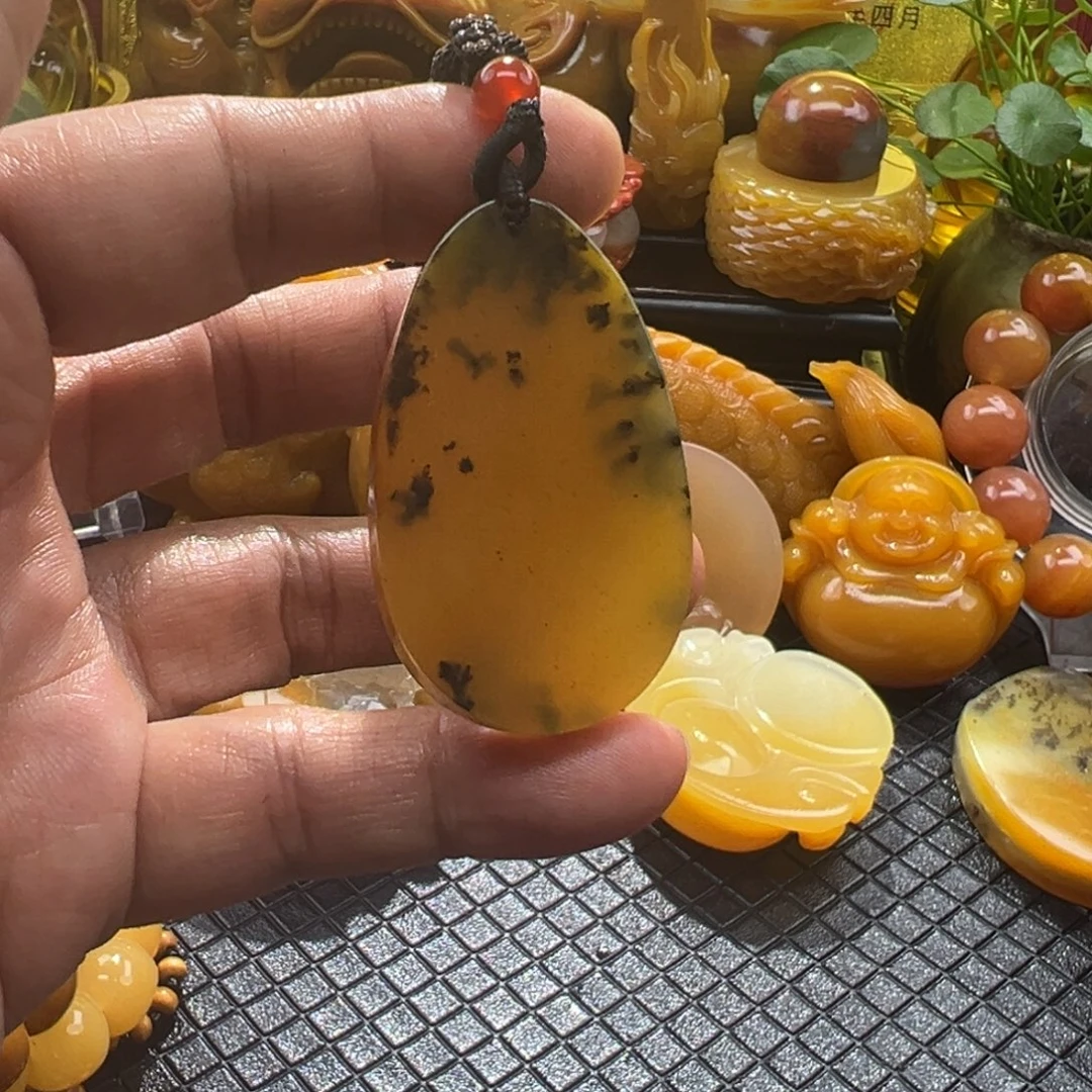 石英质玉未镶嵌颈饰