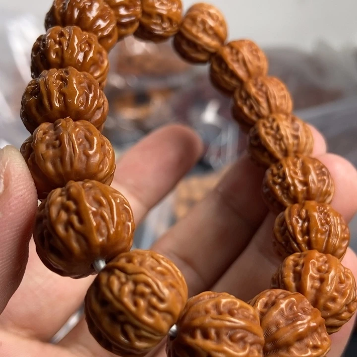 猴头核桃吊坠在一起不就是