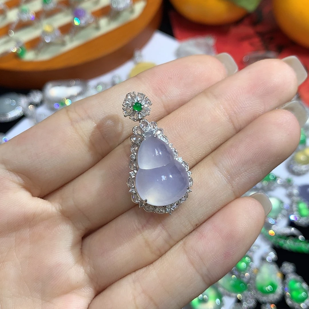 翡翠吊坠(赠链)18K金镶嵌