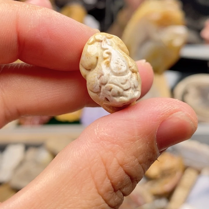 硅化珊瑚（珊瑚玉）手镯未镶嵌