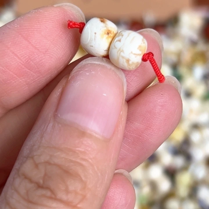 未镶嵌蜜蜡裸石7.5mm一对