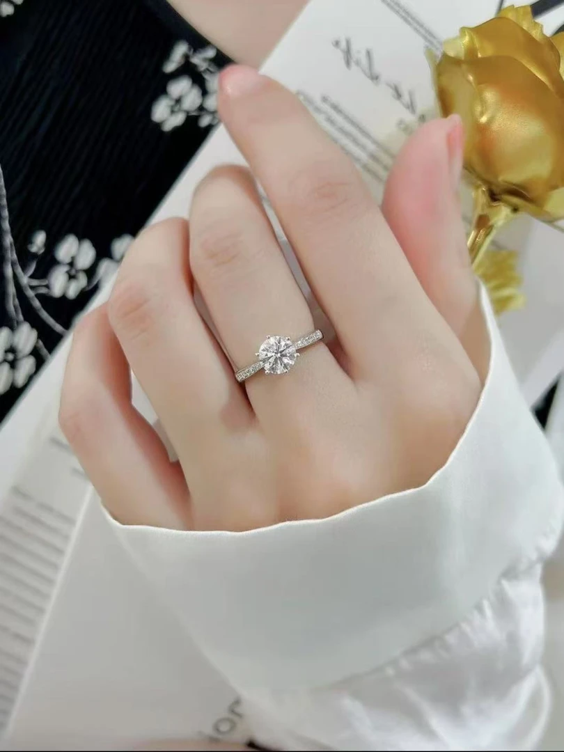 【Vevive】周家小蛮腰微镶戒指1.0ct