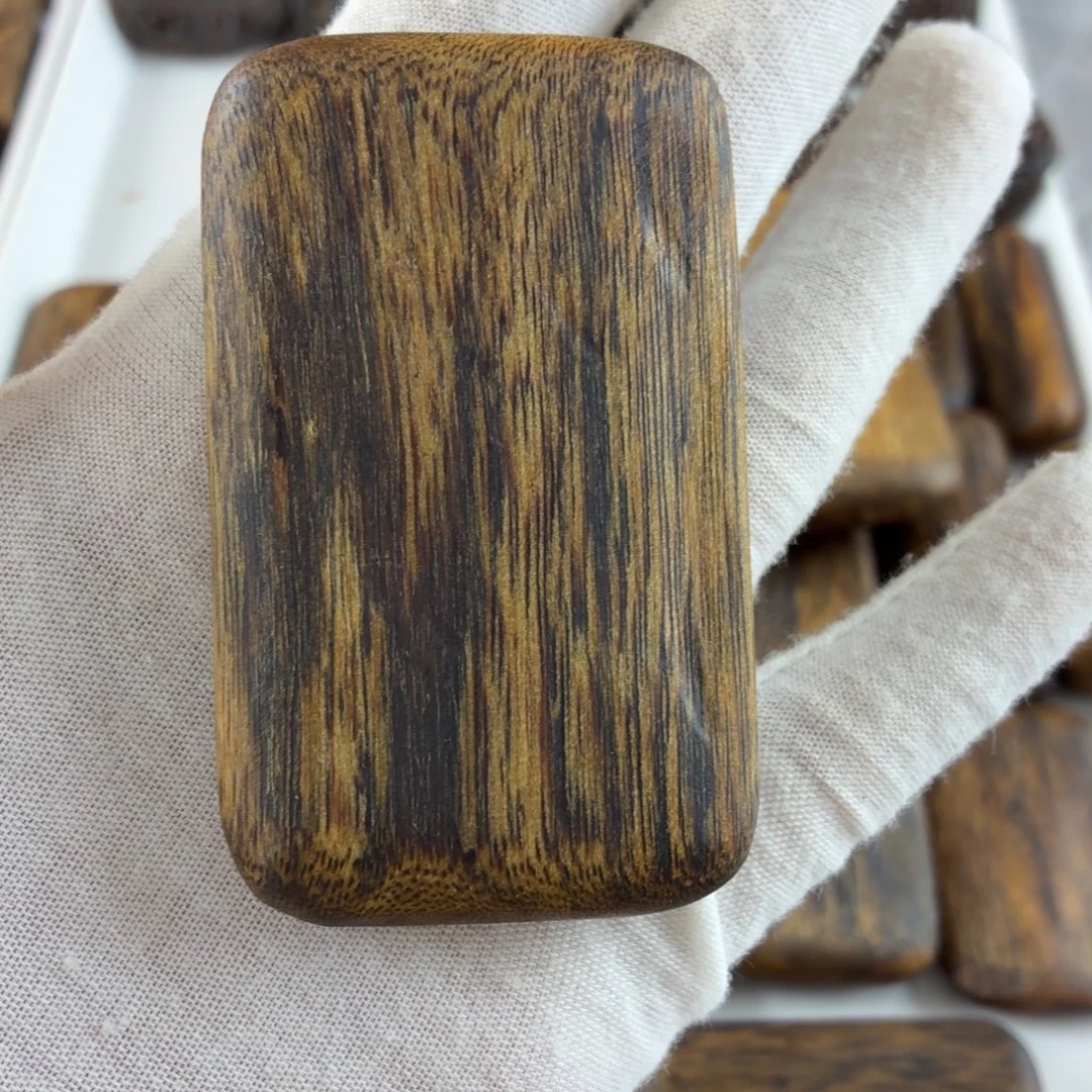 沉香沉香碎屑平安无事牌23克