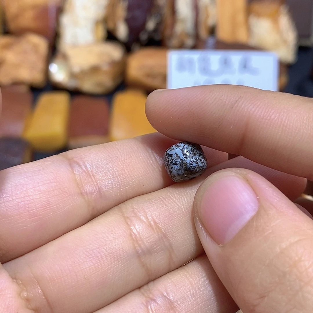 ****觉琥珀颈饰未镶嵌蜜蜡原石