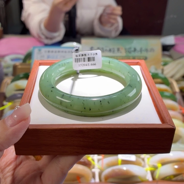 和田玉未镶嵌手镯54.9。71