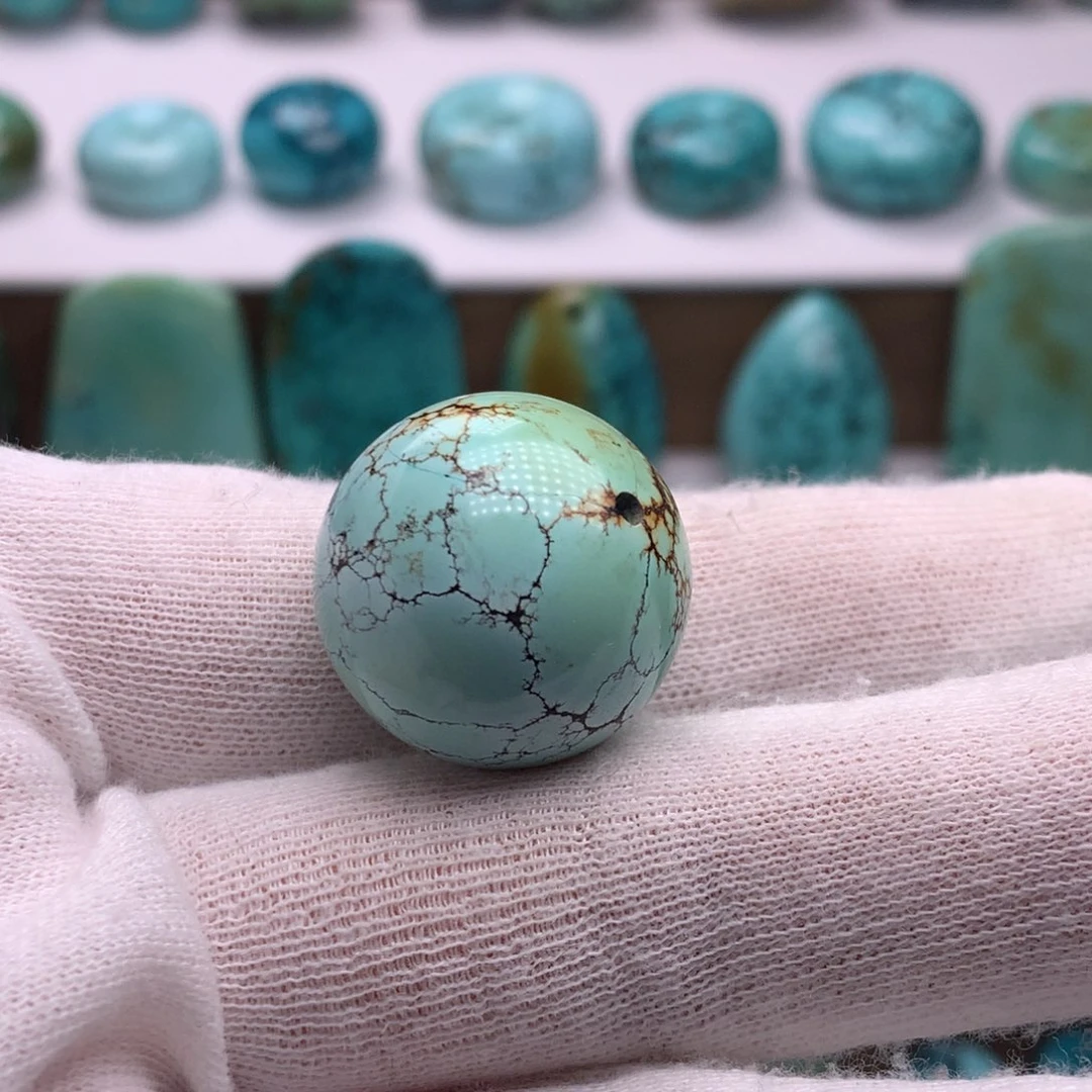 绿松石未镶嵌珠宝奇石