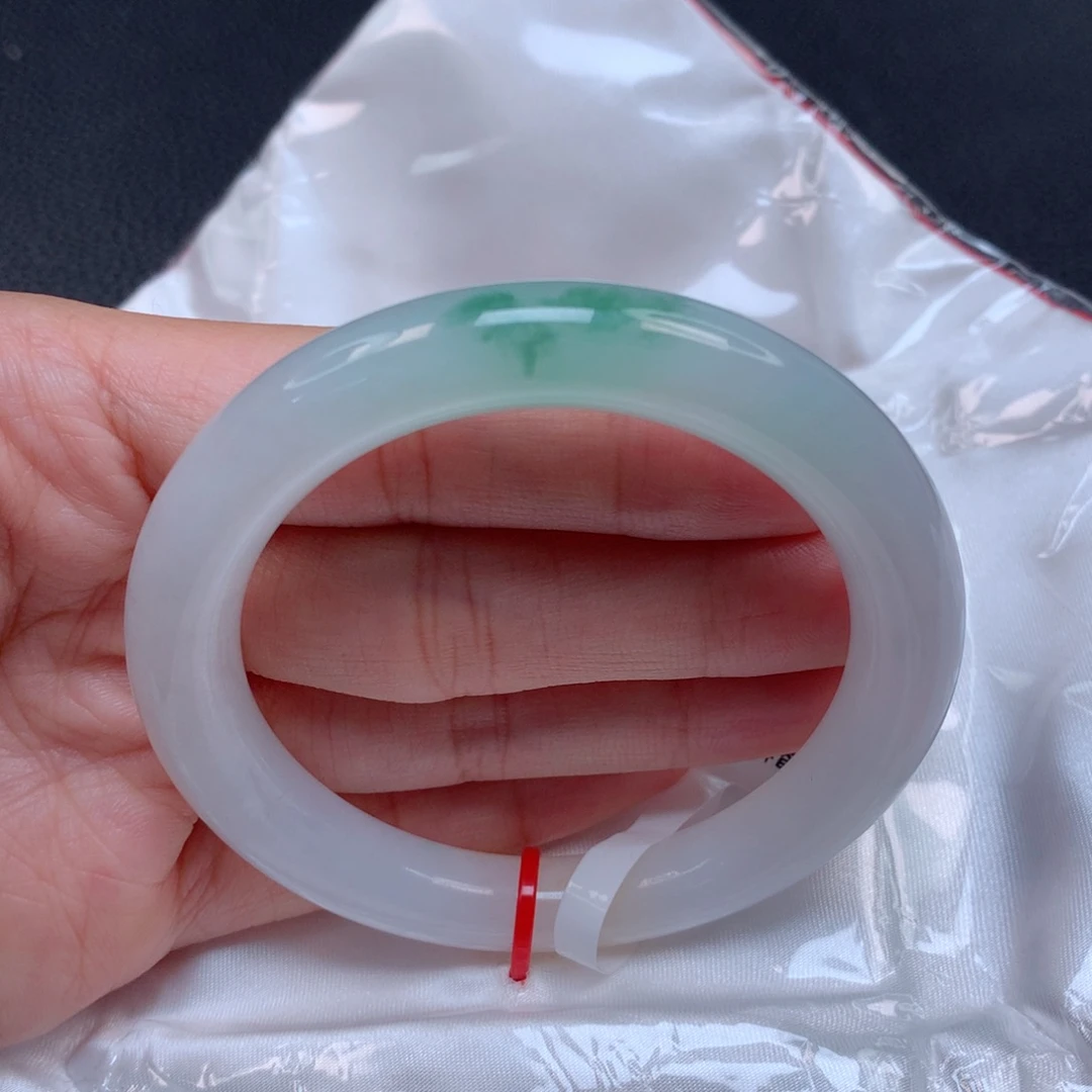 翡翠手镯未镶嵌天然