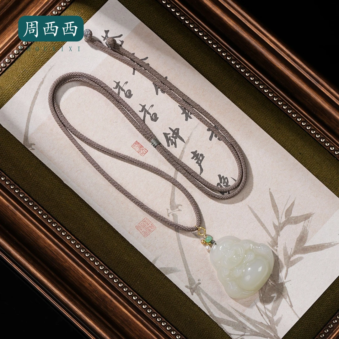 周西西精美18K白玉佛公项链长3.4宽3.4高1.1百搭多样性发货18863