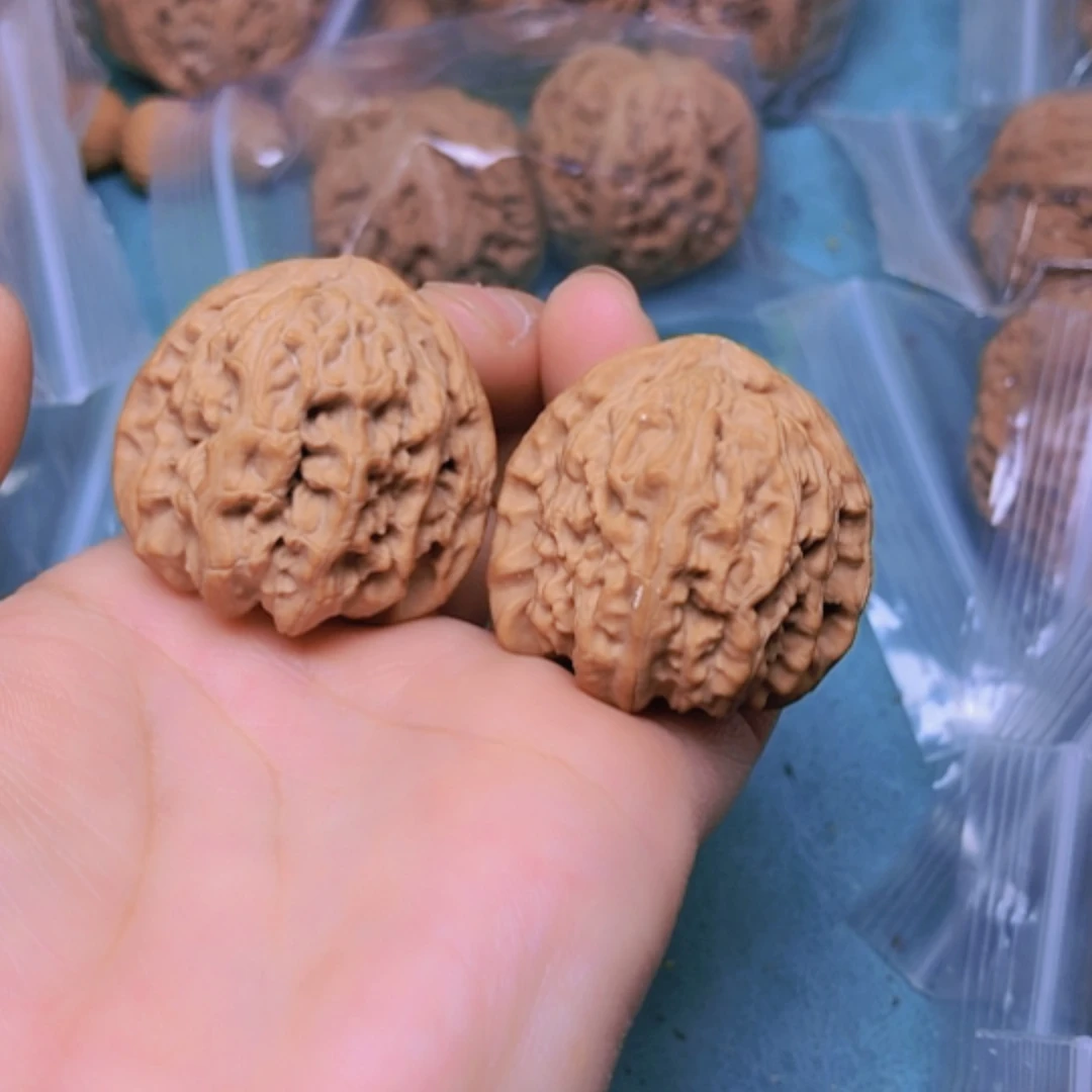 【闪购商品】把件核桃36白狮子修尖