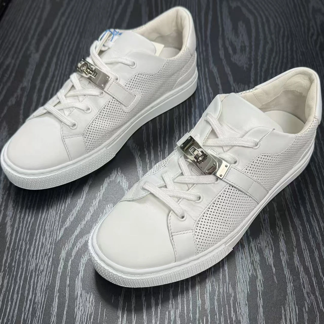 95新 Hermes/爱马仕 白色经典锁扣板鞋42欧码 lb911