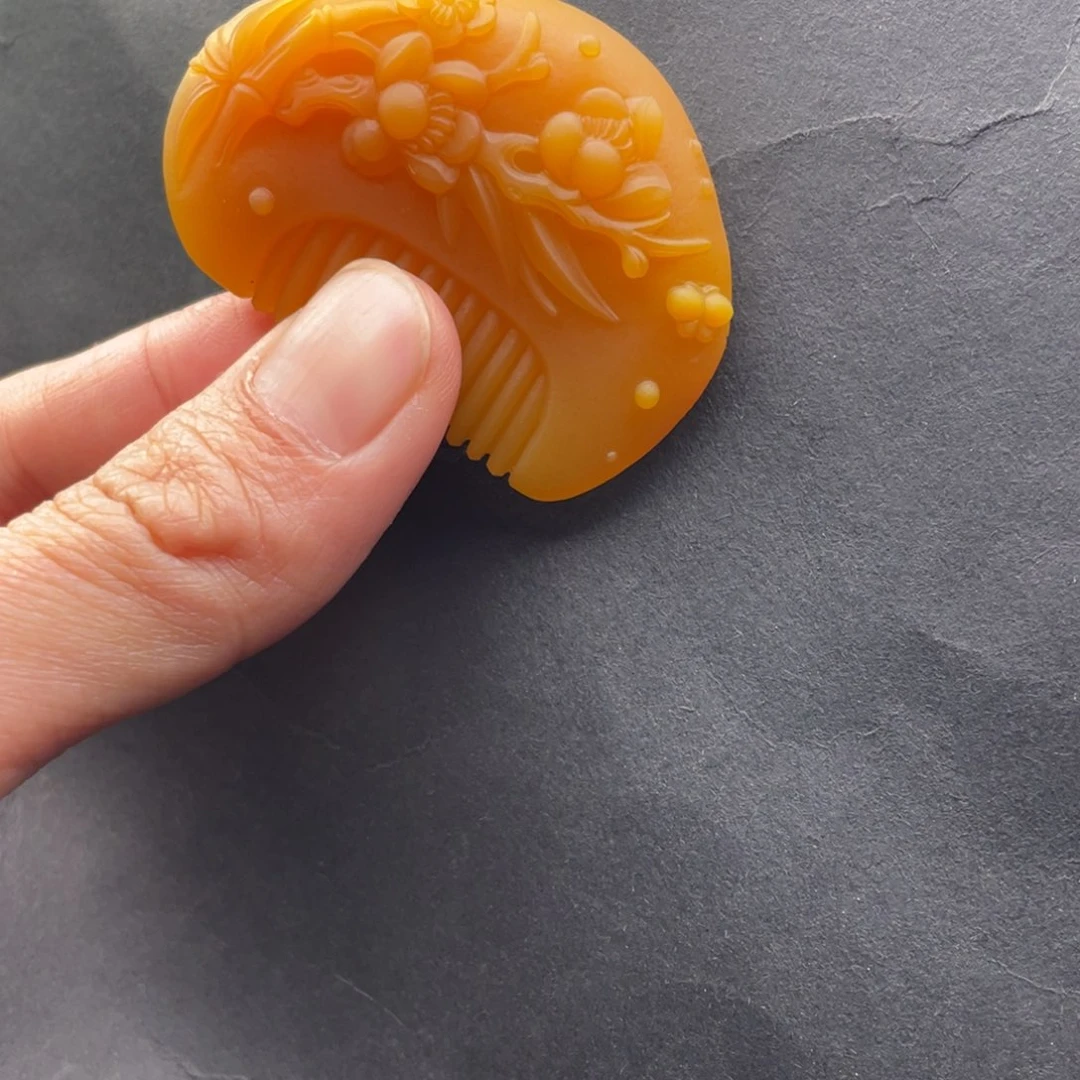 石英质玉黄蜡石挂件未镶嵌宁*