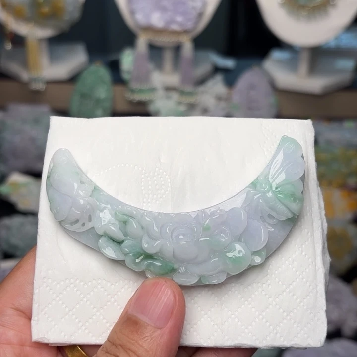 翡翠未镶嵌颈饰吊坠