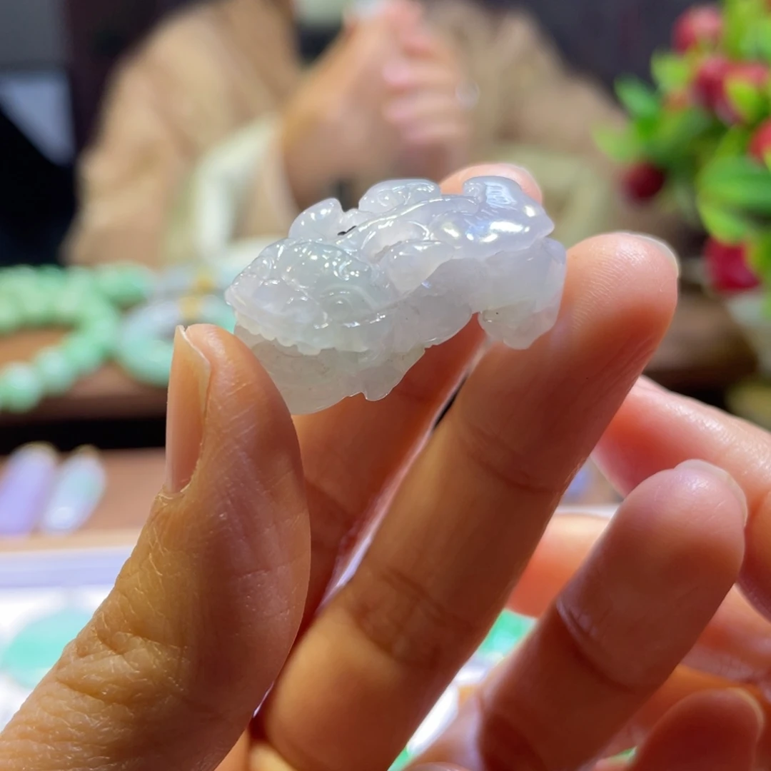 翡翠18K金镶嵌颈饰貔貅