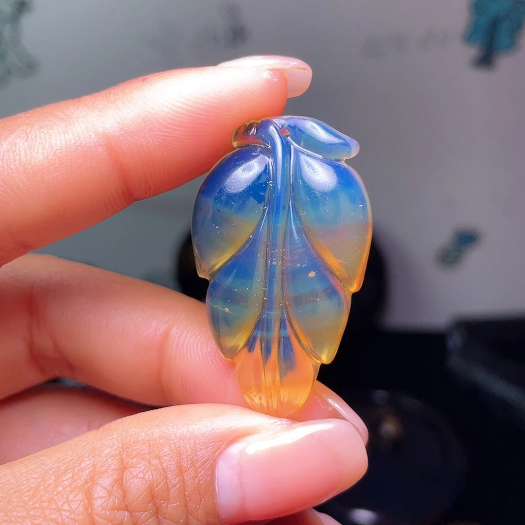 琥珀裸石未镶嵌？