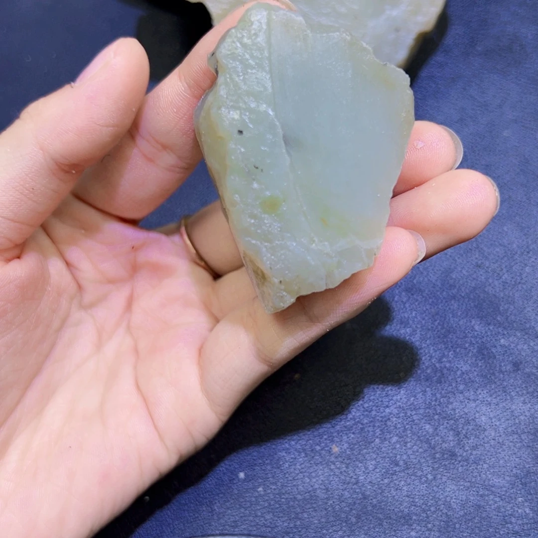 未镶嵌和田玉（糖玉）珠宝半成品