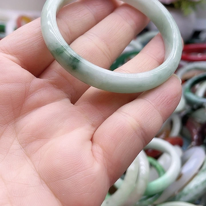 翡翠未镶嵌手镯手镯