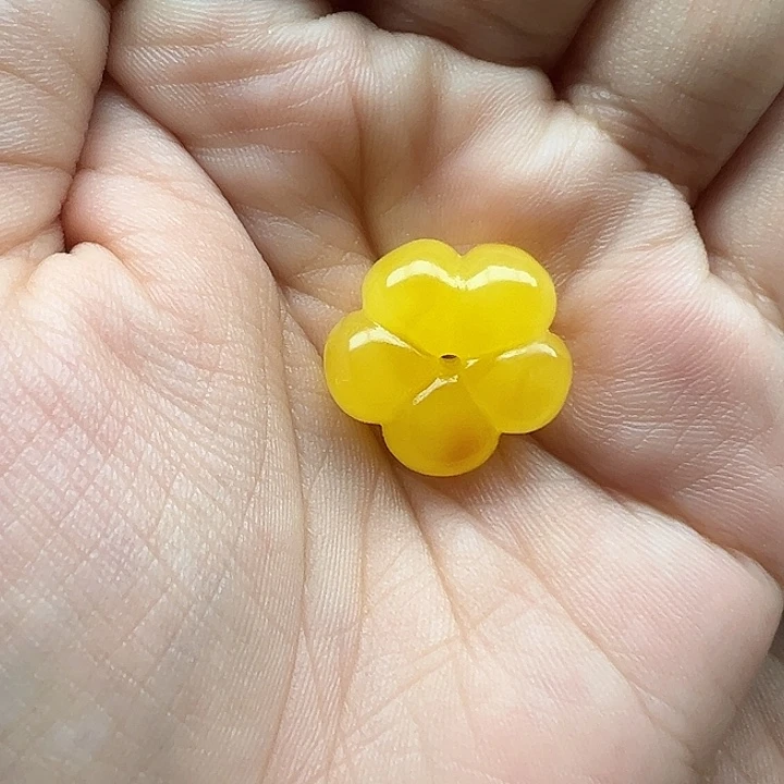 璟***璨琥珀未镶嵌珠宝奇石有钱花