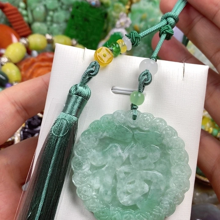 翡翠未镶嵌吊坠(赠链)