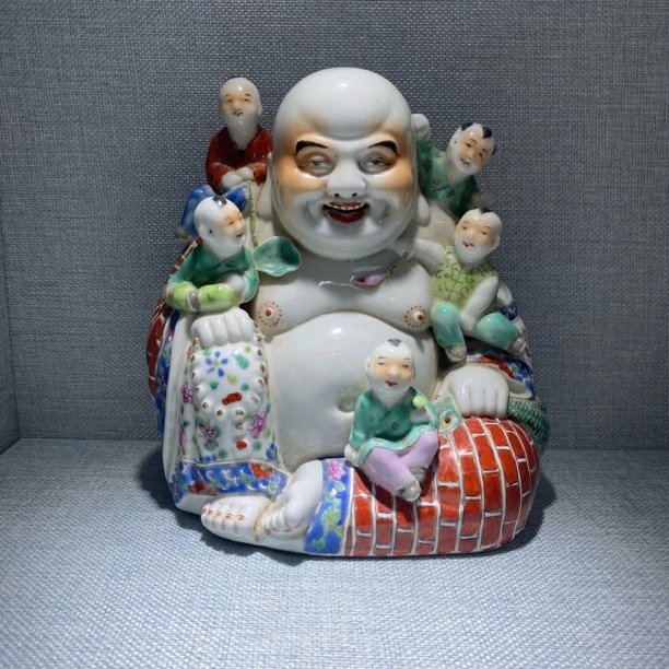 粉彩故事纹坐件罐