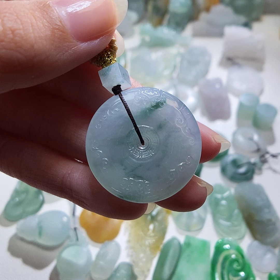 彬***礼定制翡翠未镶嵌平安扣