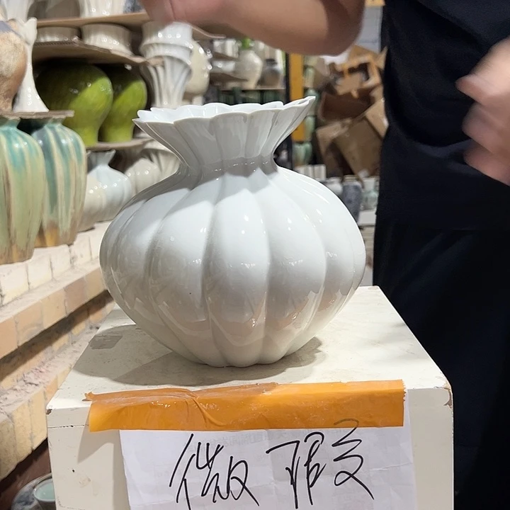 景德镇陶瓷花瓶微瑕介意勿拍