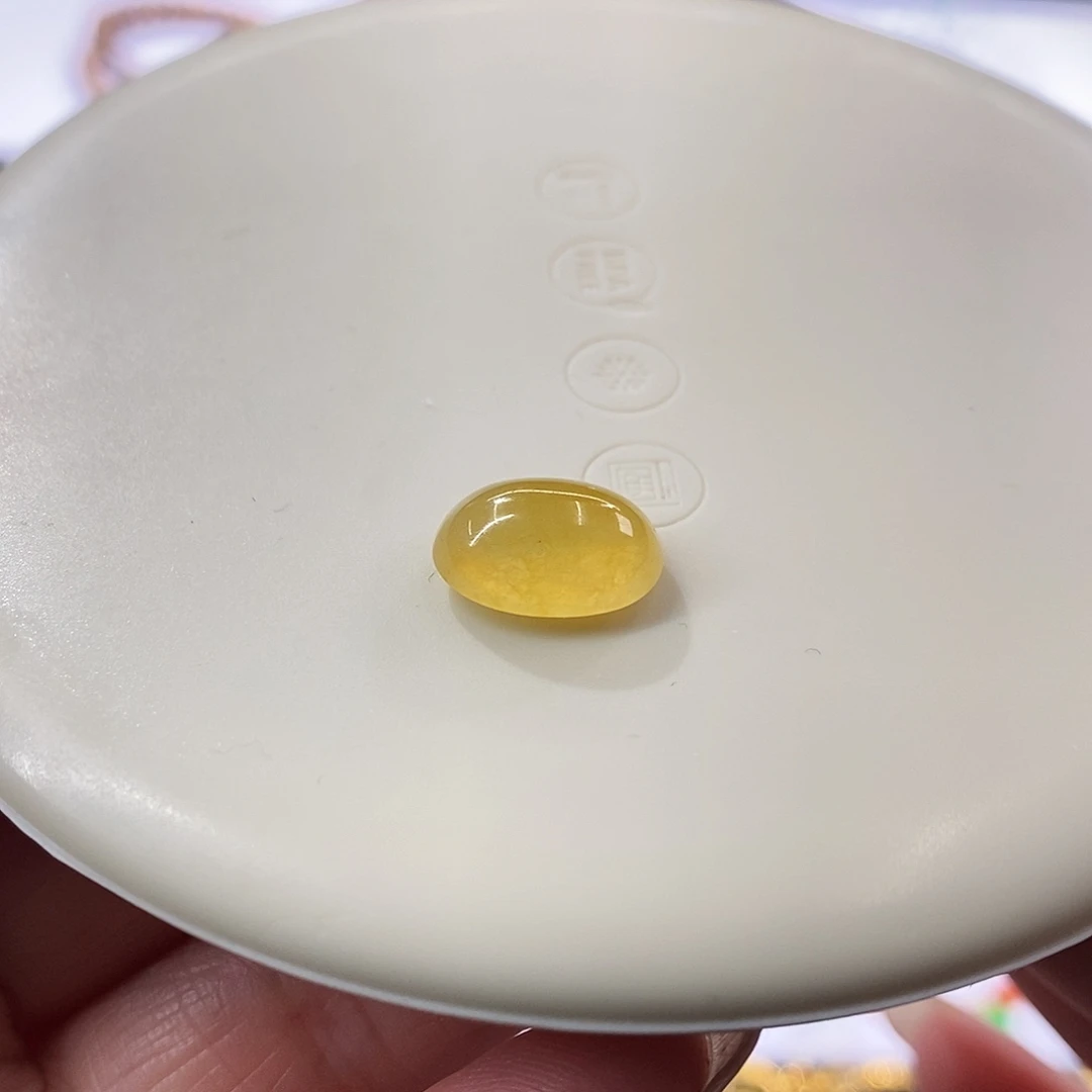 颈饰未镶嵌翡翠黄翡蛋面