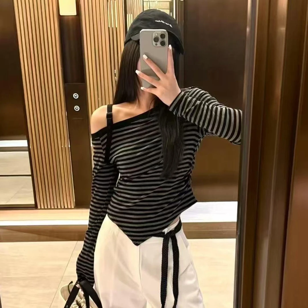 2025春秋季新款女士不规则斜领露肩条纹长袖T恤美式修身显瘦上衣