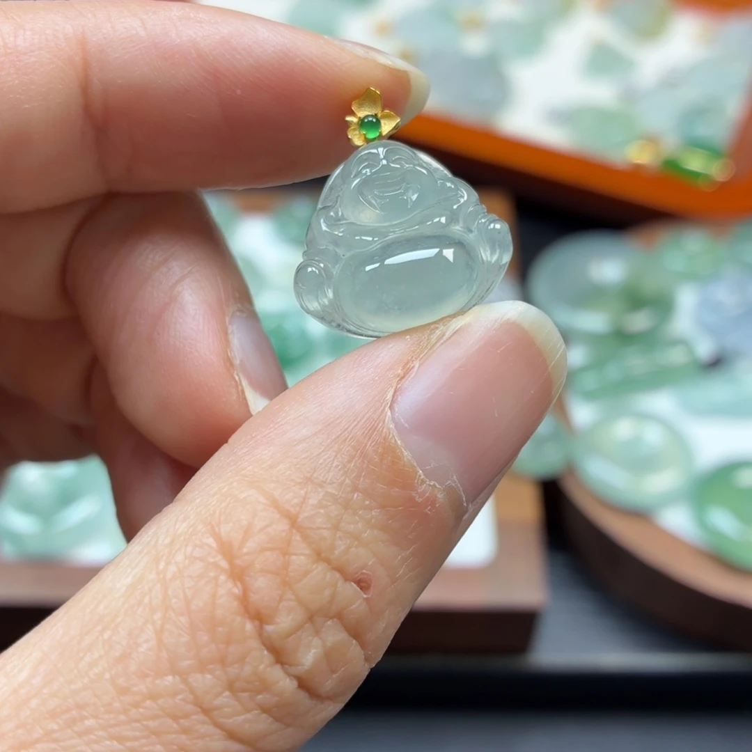 翡翠18K金镶嵌颈饰佛公