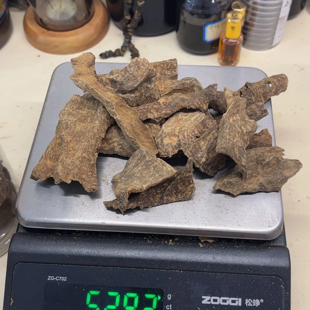 沉香碎屑沉香鱼*海南包壳料52克