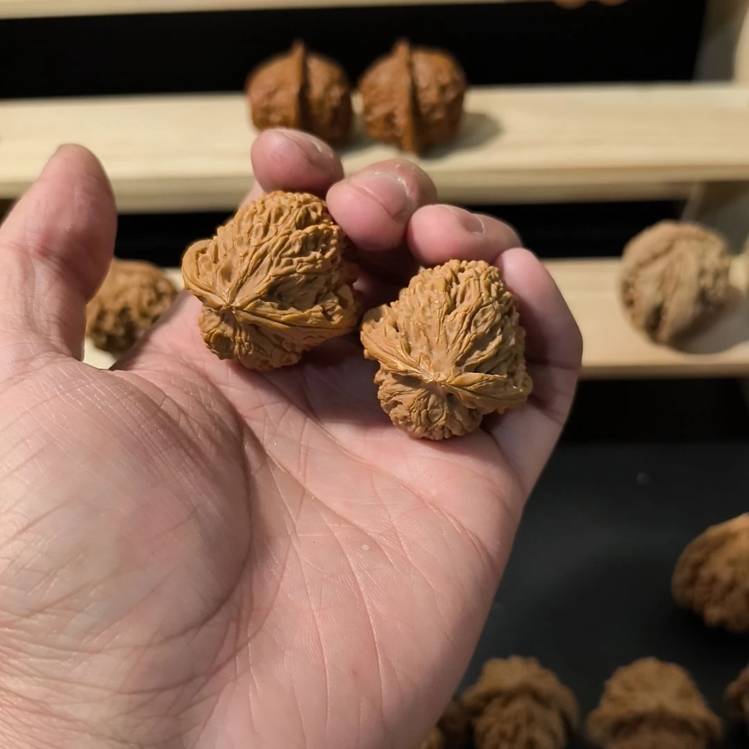 六***月文玩核桃吊坠36南疆有黄