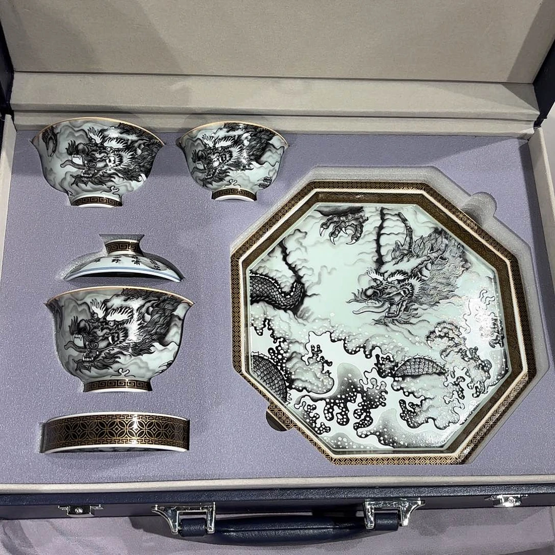 瓷片景德镇瓷器精品陈列