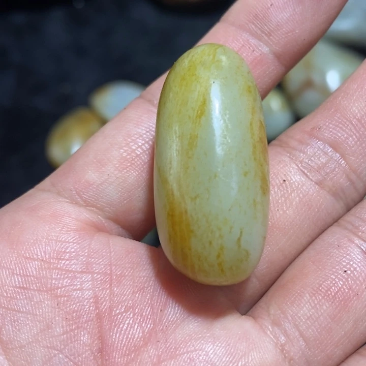 未镶嵌和田玉（糖玉）挂件