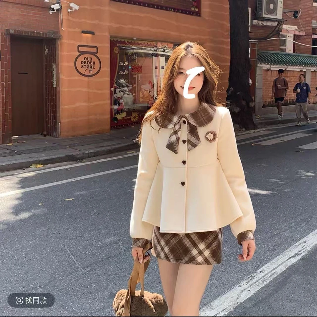 松栗糖心 千金感娃娃领杏色外套上衣女秋冬格纹半裙两件套