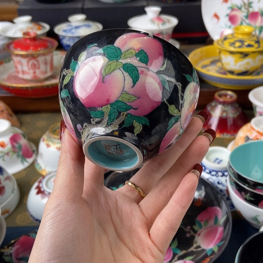 陶瓷艺术家的作品是一种。