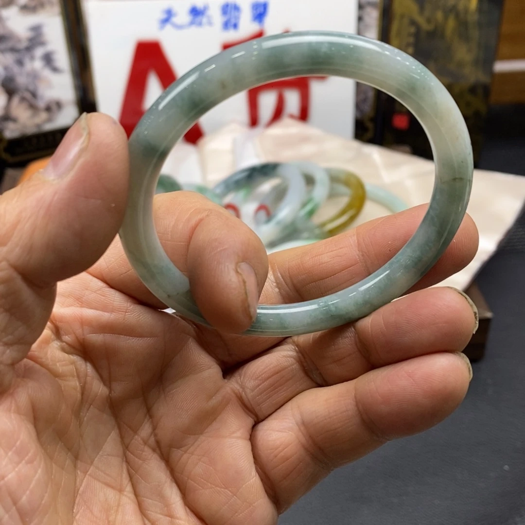 翡翠未镶嵌手镯翡翠手镯57、卡7