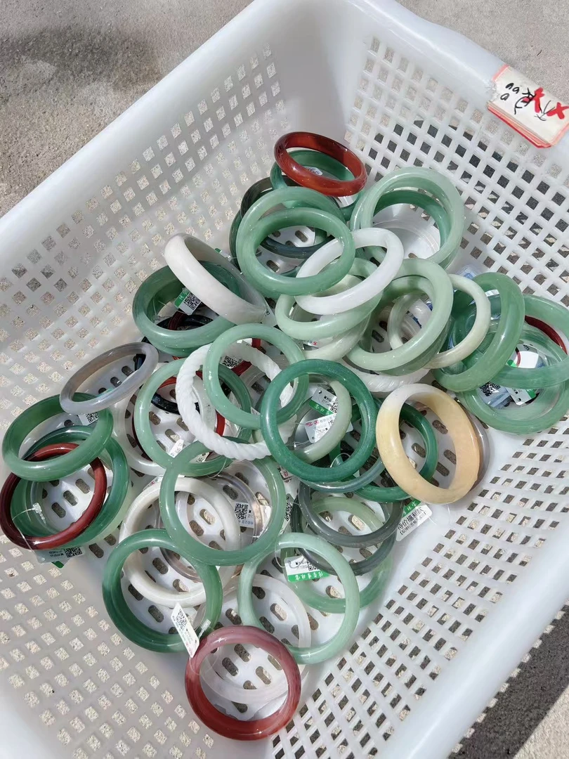 1099微瑕处理玉手镯不挑选不退不换（拍一发一 多样性发货）