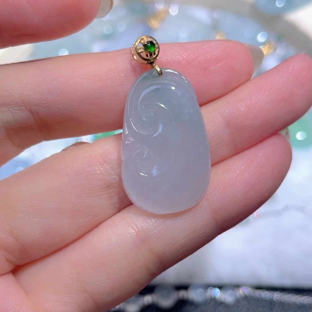 翡翠18K金镶嵌颈饰翡翠